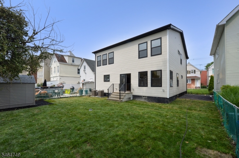 49 Center St Property Photo 13