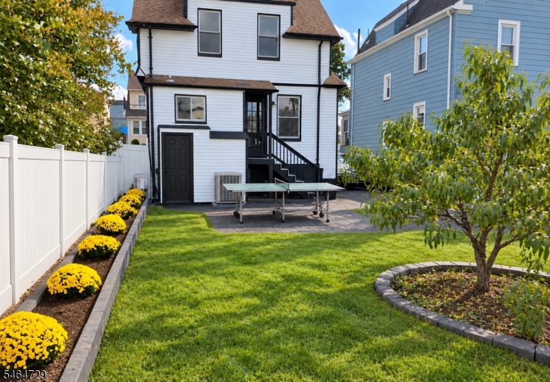 17 Whittlesey Ave Property Photo 3