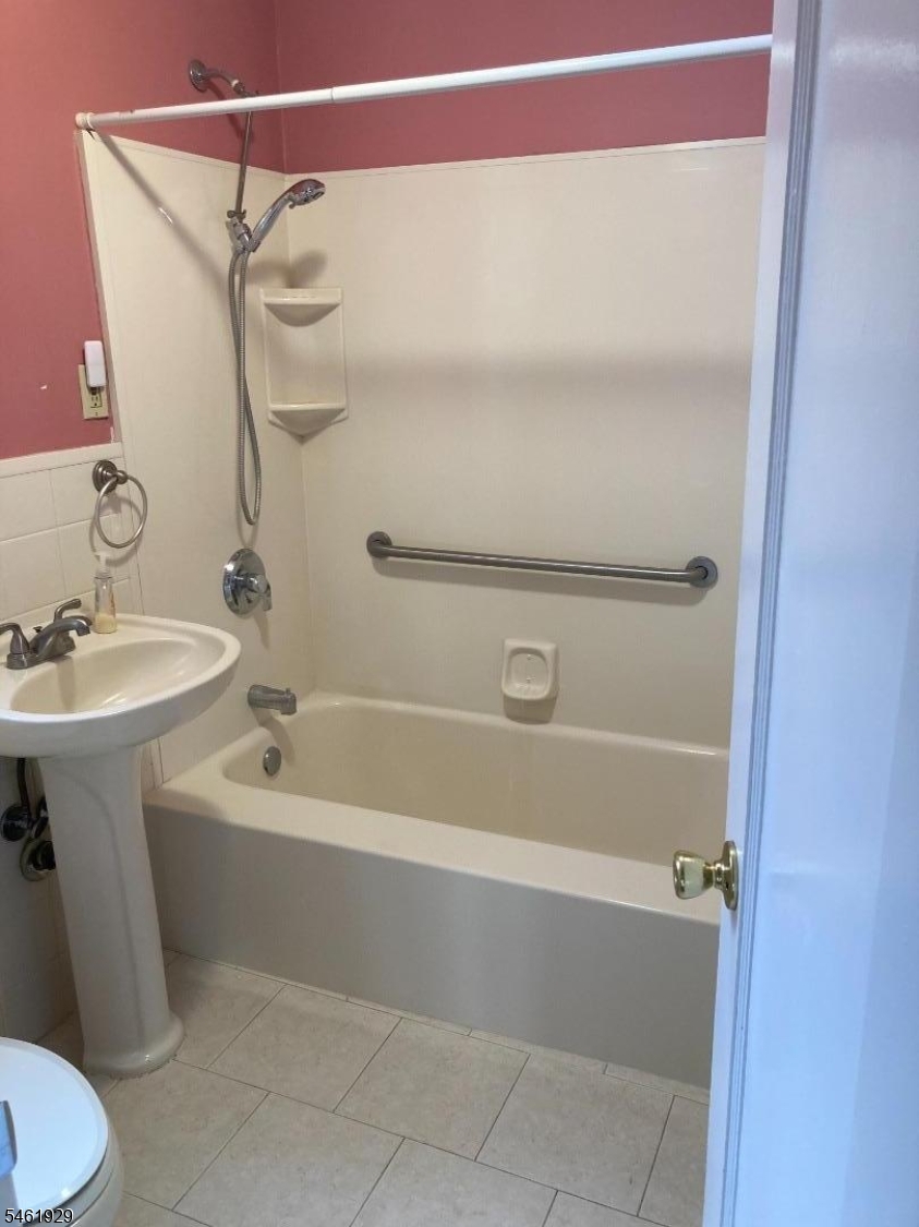 380 Main St 9 Property Photo 6