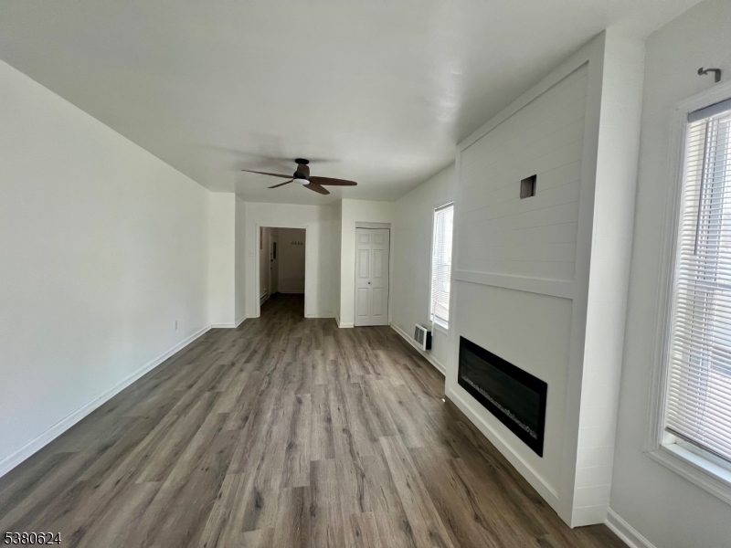 657 Scotland Rd B Property Photo 2