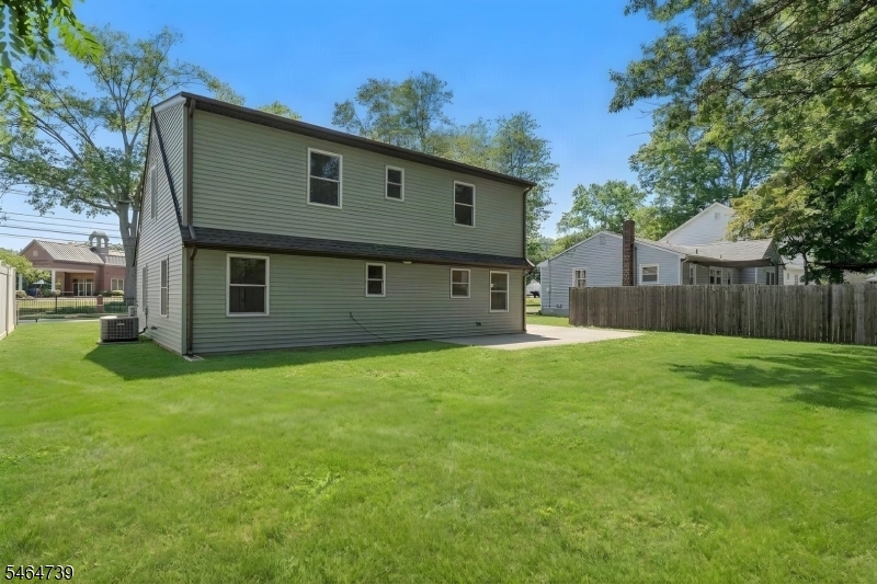 104 Andrew St Property Photo 6
