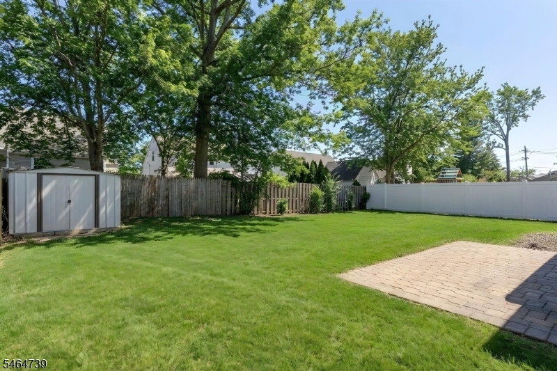 104 Andrew St Property Photo 7