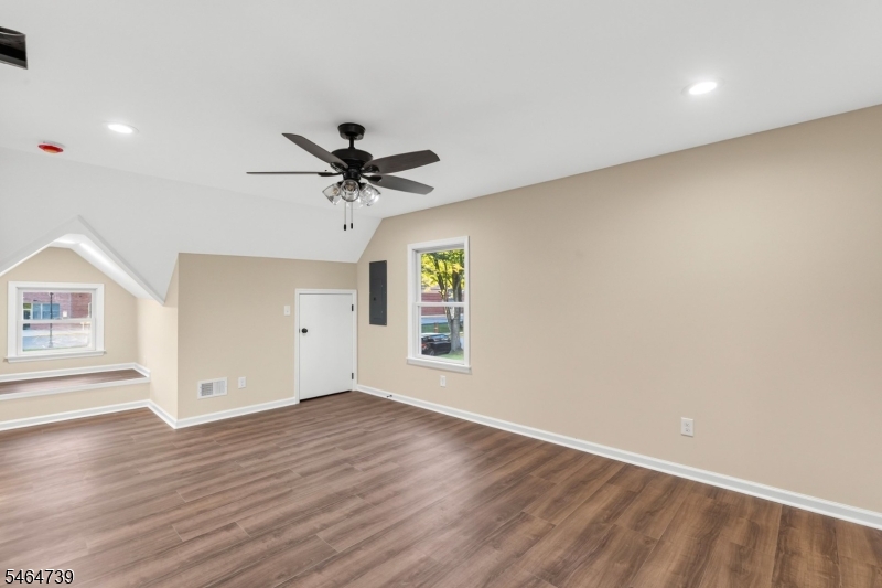 104 Andrew St Property Photo 18