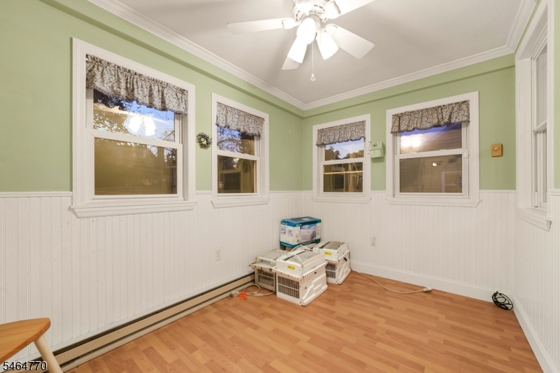 842 Travers St Property Photo 10