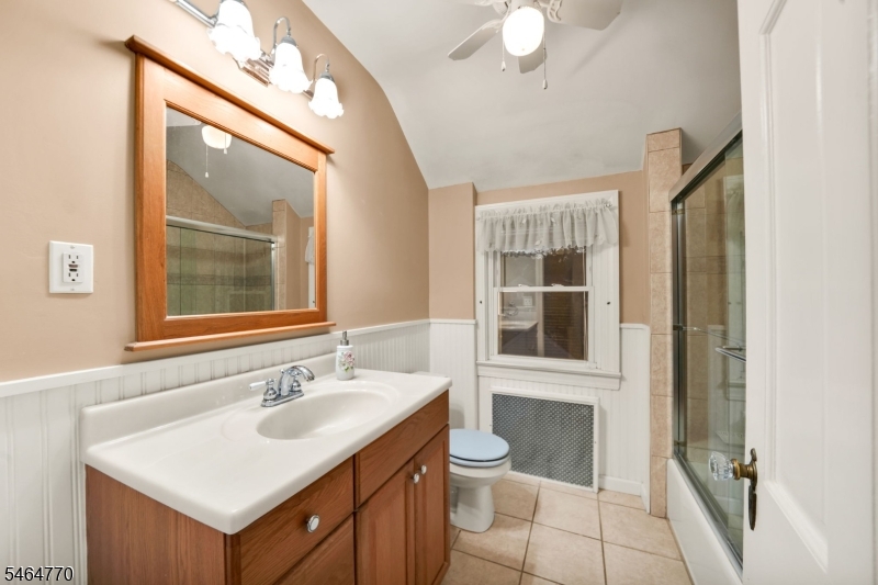 842 Travers St Property Photo 11