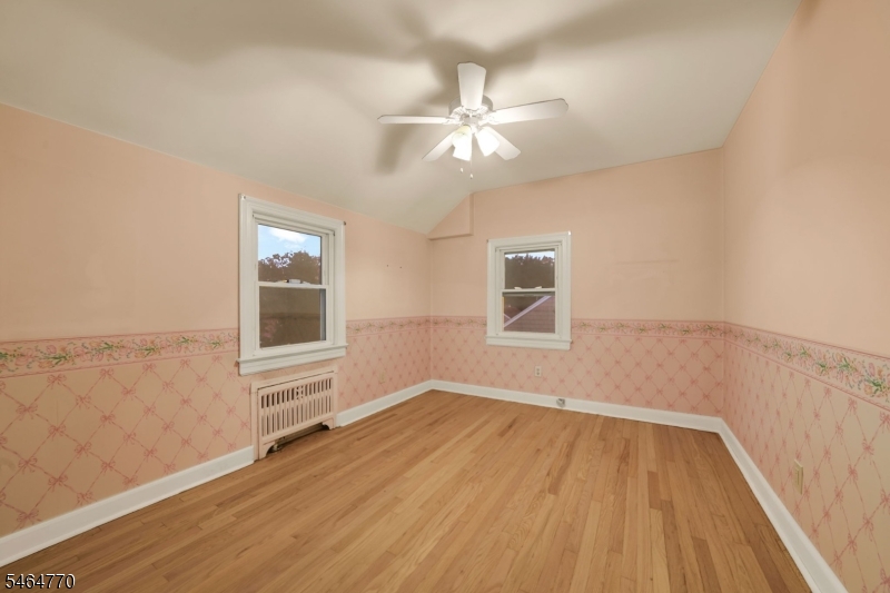 842 Travers St Property Photo 15