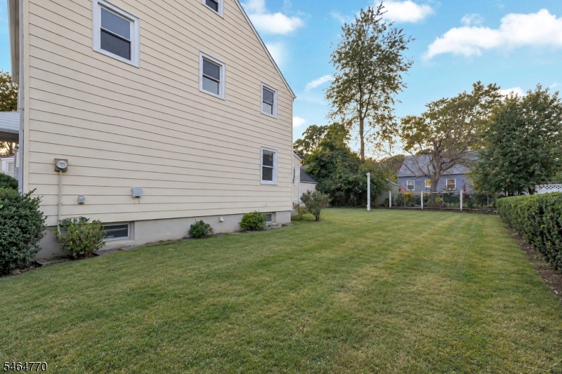 842 Travers St Property Photo 21