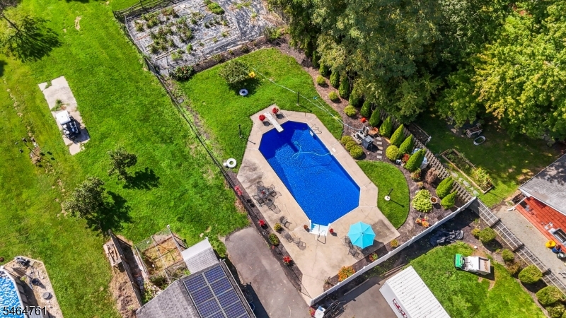 51 Diverty Rd Property Photo 3