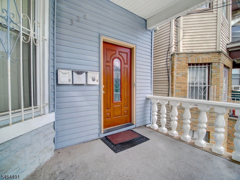 324 Clifton Ave Property Photo 2