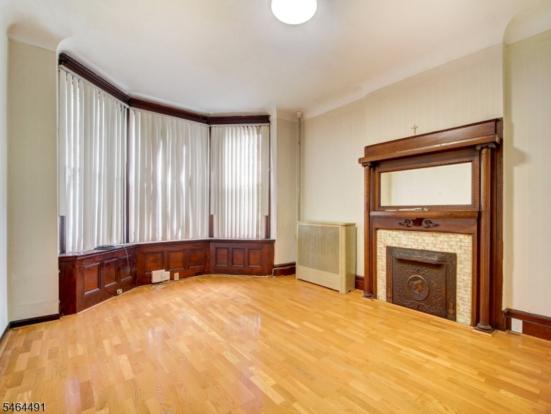 324 Clifton Ave Property Photo 4