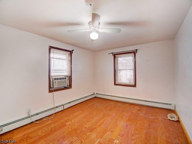 324 Clifton Ave Property Photo 6