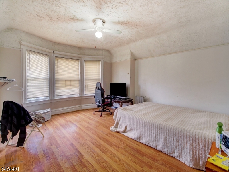 324 Clifton Ave Property Photo 16