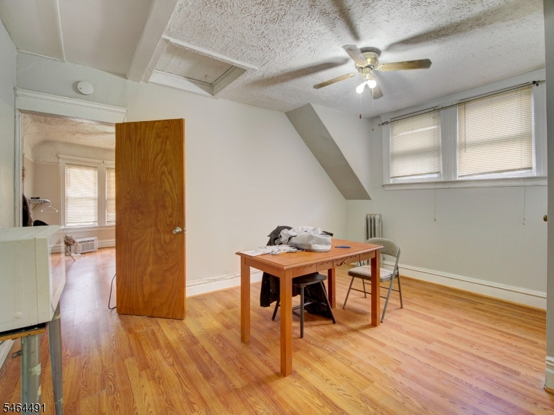 324 Clifton Ave Property Photo 17