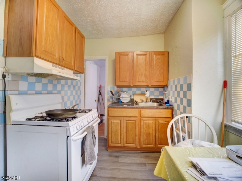 324 Clifton Ave Property Photo 18