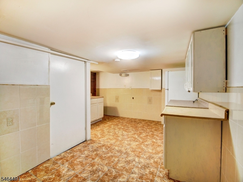 324 Clifton Ave Property Photo 23