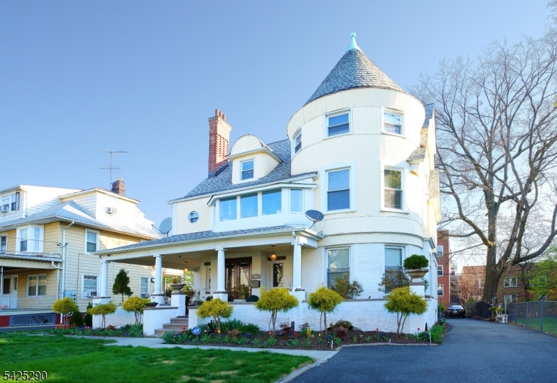 433 New England Ter Property Photo 1