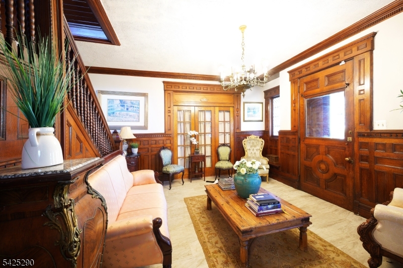 433 New England Ter Property Photo 3