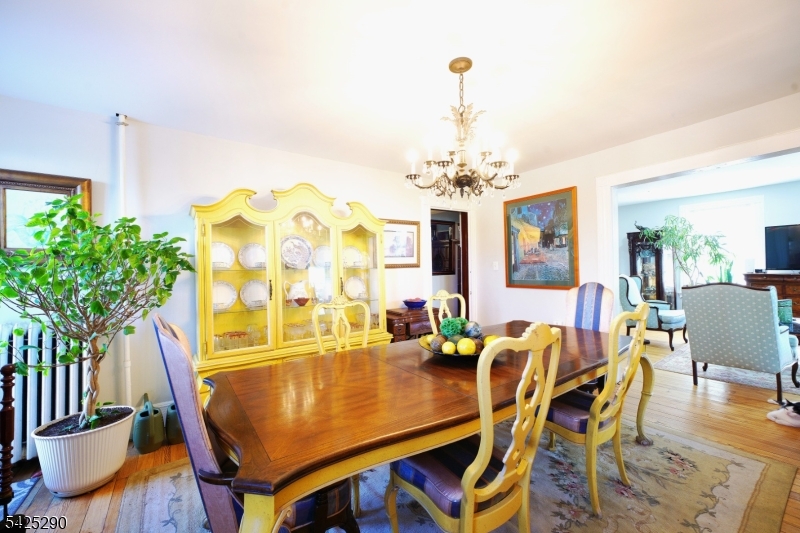 433 New England Ter Property Photo 8