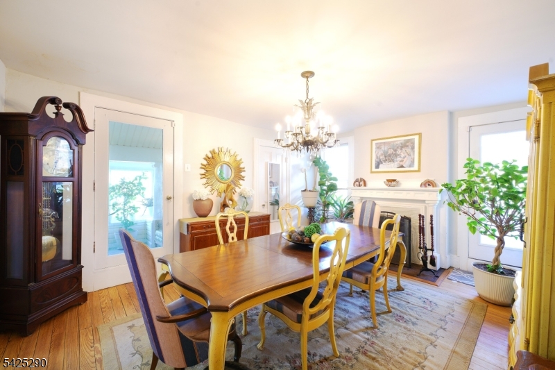 433 New England Ter Property Photo 10