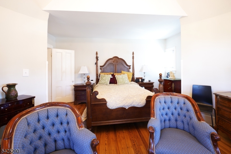 433 New England Ter Property Photo 13