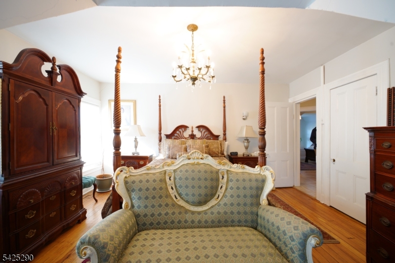 433 New England Ter Property Photo 14