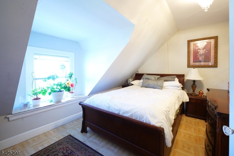 433 New England Ter Property Photo 15