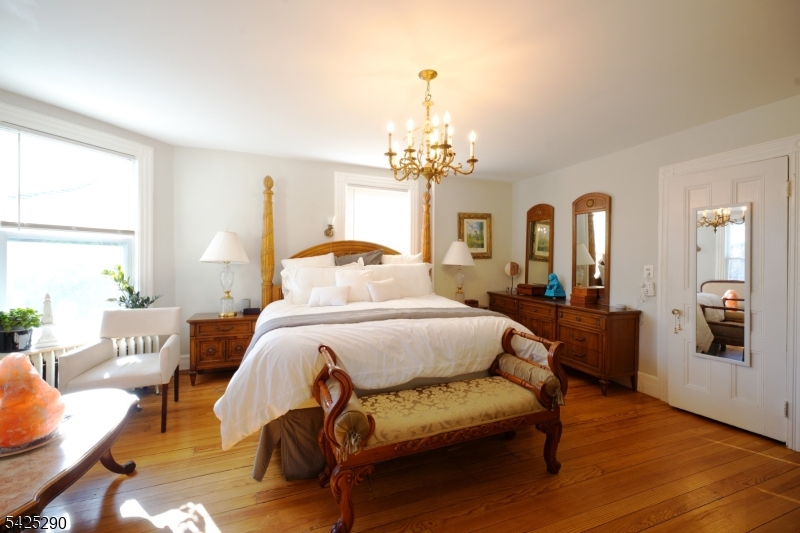 433 New England Ter Property Photo 16