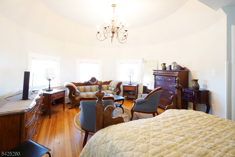 433 New England Ter Property Photo 17