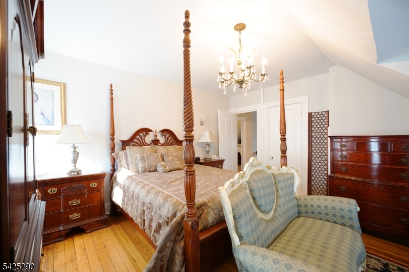 433 New England Ter Property Photo 18