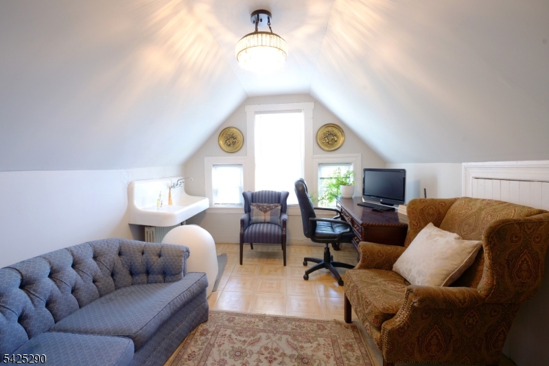 433 New England Ter Property Photo 23