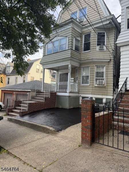 150 Elwood Ave Property Photo 1