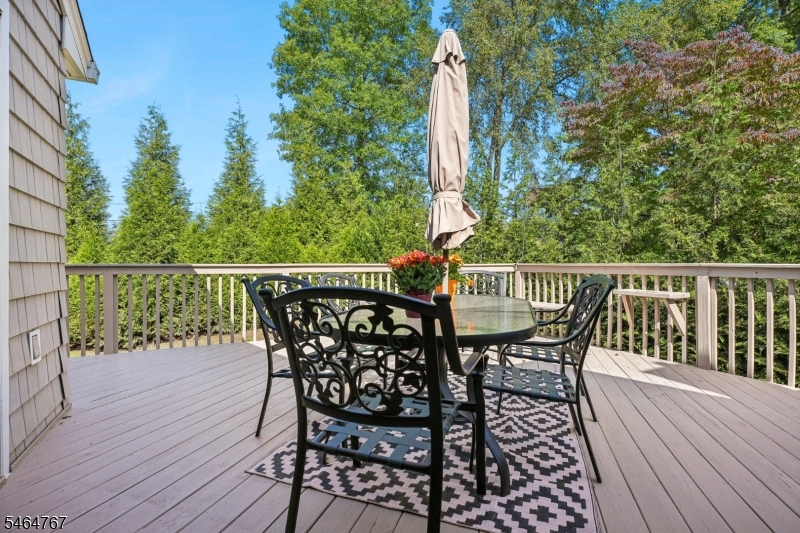 77 Francine Ave Property Photo 28