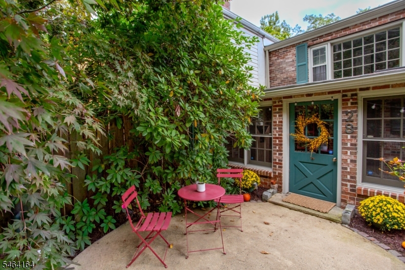 28 Brunswick Ave Property Photo 6