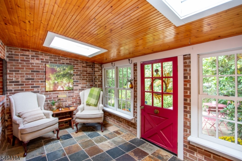 28 Brunswick Ave Property Photo 8