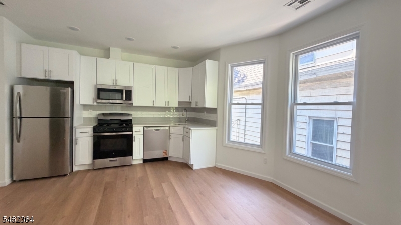 346 Woodside Ave Property Photo 2