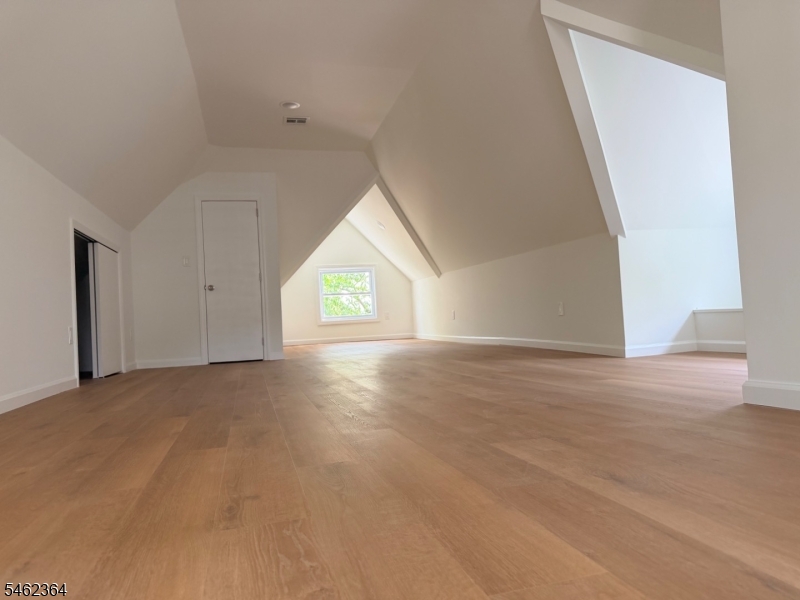346 Woodside Ave Property Photo 8