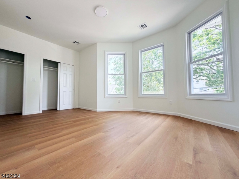 346 Woodside Ave Property Photo 10