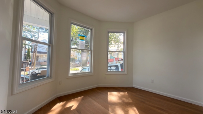 346 Woodside Ave Property Photo 11