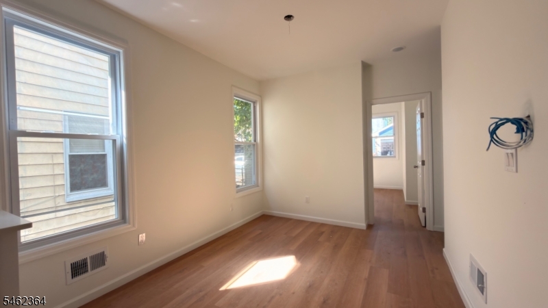 346 Woodside Ave Property Photo 16