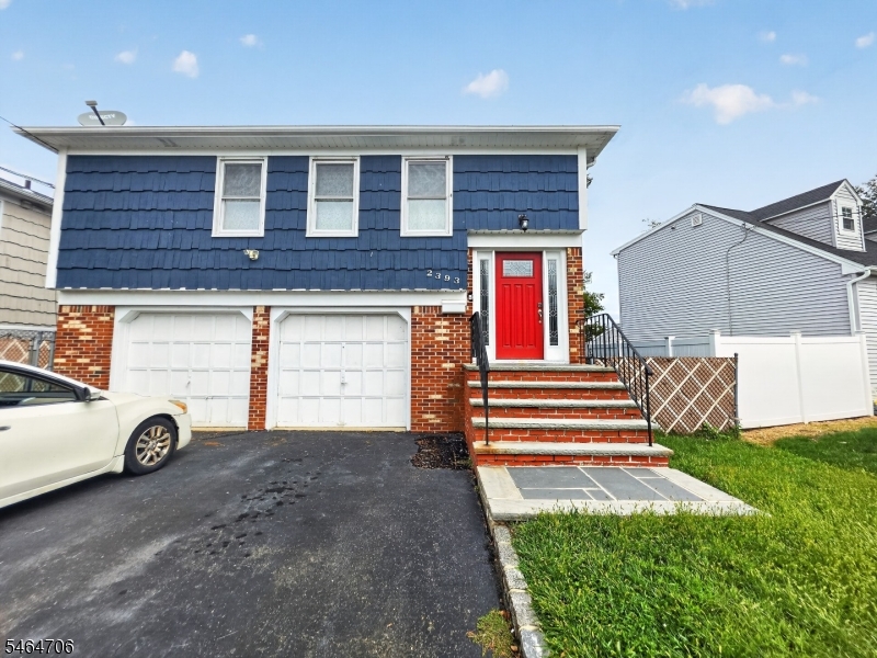 2393 Steuben St Property Photo 1