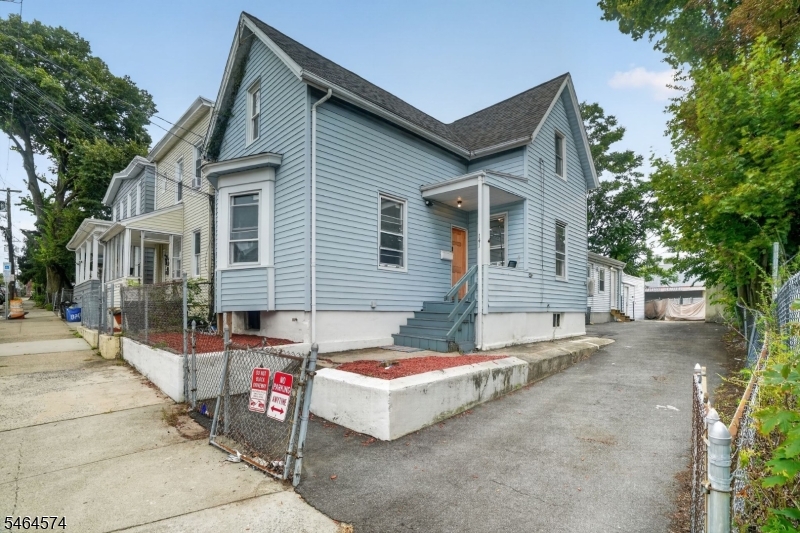 141 Kearney St Property Photo 1
