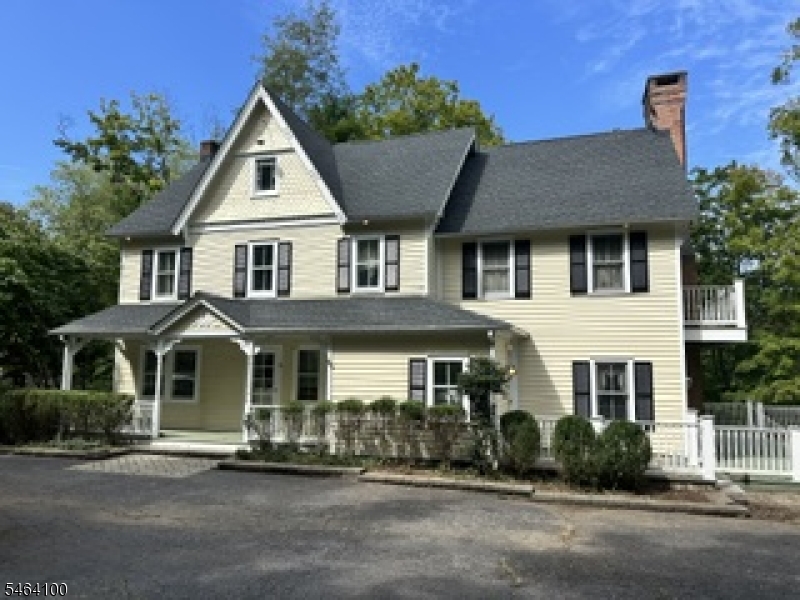 42 Academy St Property Photo 2