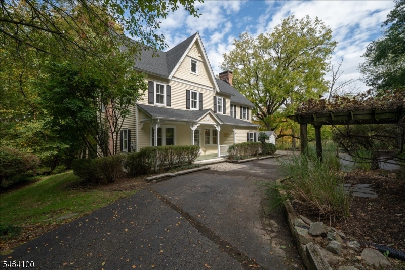 42 Academy St Property Photo 4