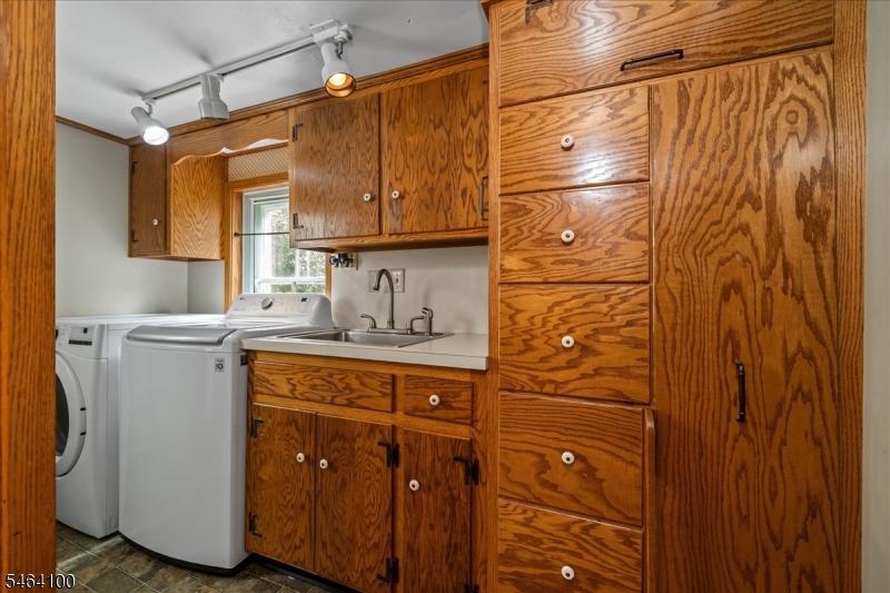 42 Academy St Property Photo 23