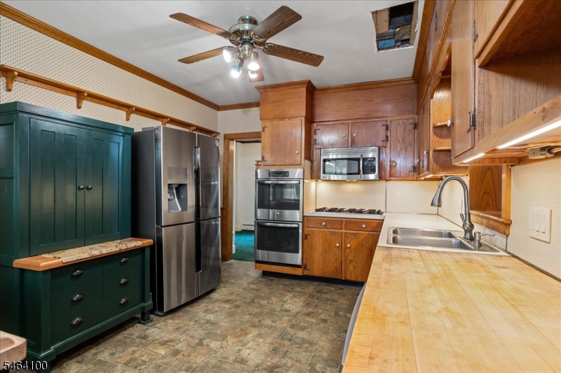 42 Academy St Property Photo 24