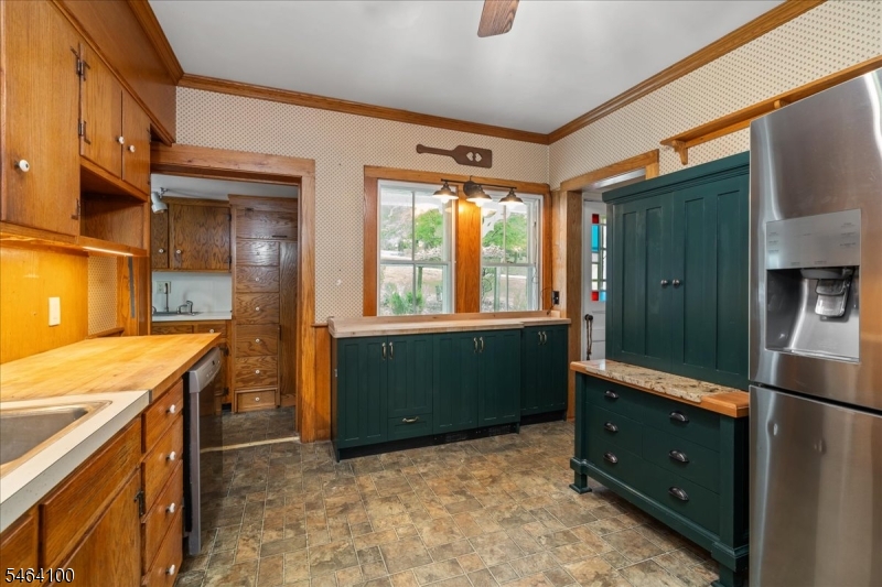 42 Academy St Property Photo 28