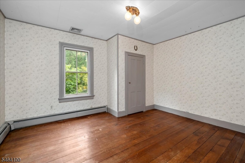 42 Academy St Property Photo 36