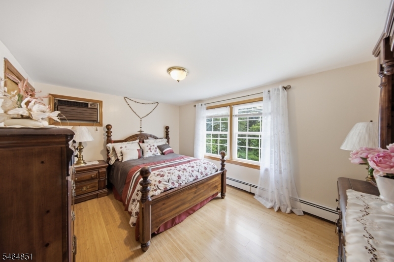 15 Spruce Pl Property Photo 8
