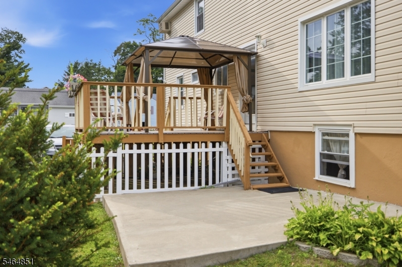 15 Spruce Pl Property Photo 37