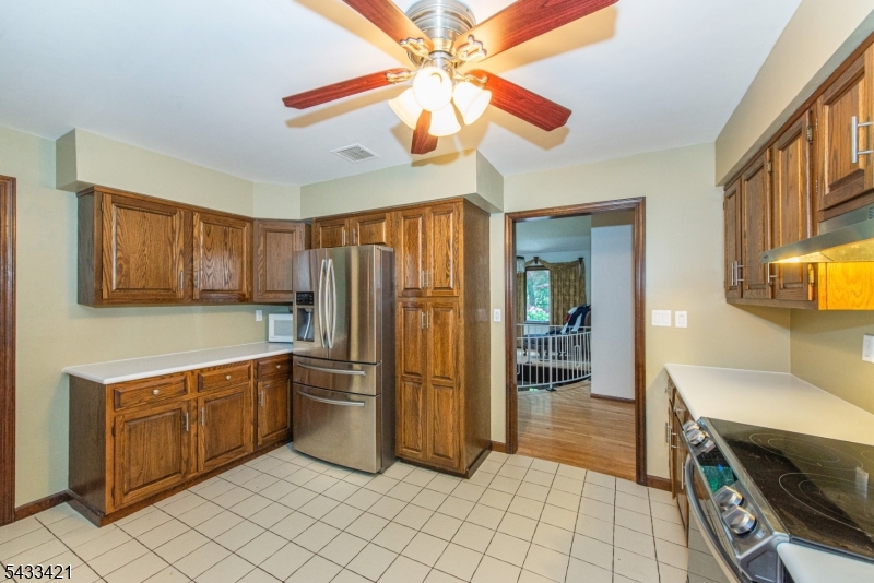 181 Center Grove Rd Property Photo 13